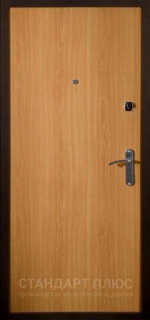 Входная дверь  с отделкой Ламинат в Бронницах